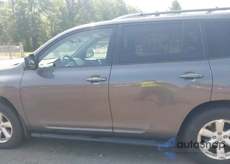 2010 Toyota Highlander Se V6 z USA, uszkodzony, nr VIN 5TDJK3EH7AS020209